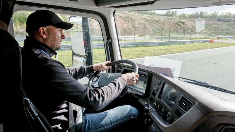 Keeping Truck Drivers Safe: 5 Essential Tips
