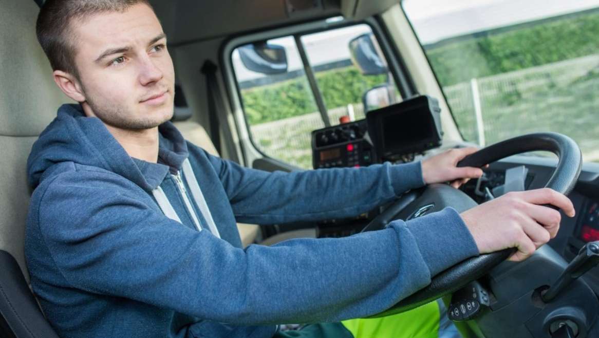 Top 5 Benefits of Being a Truck Driver in Canada