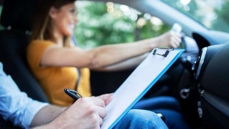 Essential Guidelines to Improve Defensive Driving